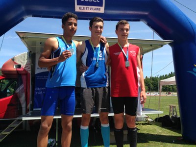Corentin L., champion de France minime sur 100 mètres haies
