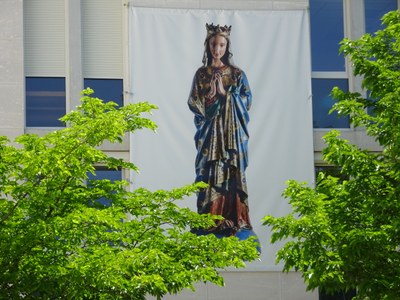 L'Immaculée Conception veille sur l'établissement