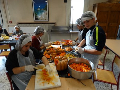 7 Mettre la main à la pâte