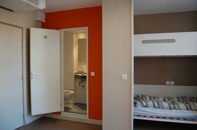 5. Chambres avec douches et sanitaires