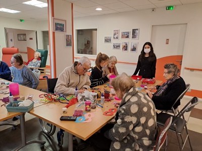 Eléna et Diana   Enclos St Jean EHPAD (6)